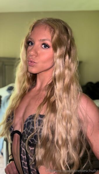 annetteschultz Голі Зливи OnlyFans Фото 5