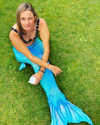Annie Hoffmann Голі Зливи OnlyFans Фото 10