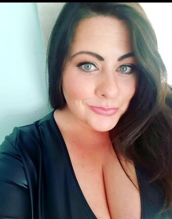 Annie Голі Зливи OnlyFans Фото 20