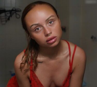 Anschaaa Голі Зливи OnlyFans Фото 4