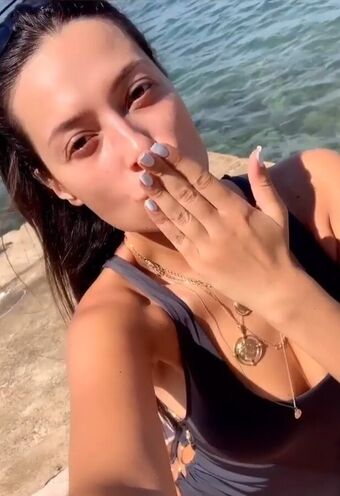 Antea Голі Зливи OnlyFans Фото 4