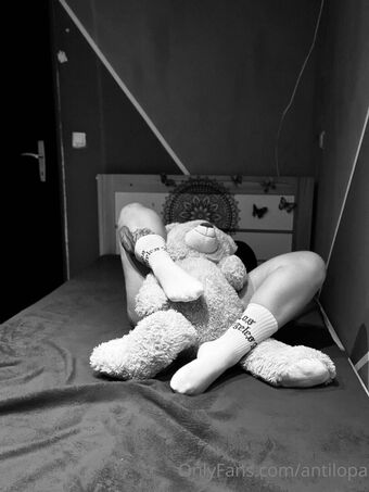 antilopa Голі Зливи OnlyFans Фото 17