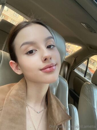 april.amelia Голі Зливи OnlyFans Фото 2