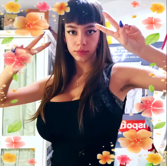 Ares Andreu Голі Зливи OnlyFans Фото 2