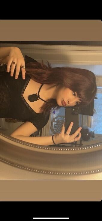 Aria Anders Голі Зливи OnlyFans Фото 11