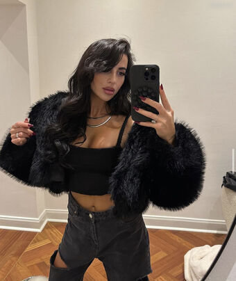 Asena Neuhoff Голі Зливи OnlyFans Фото 3