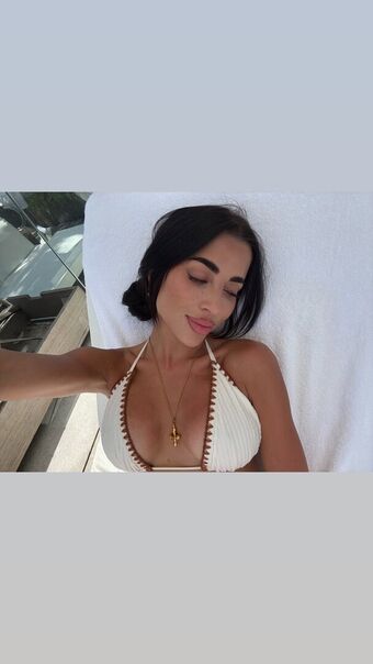 Asena Neuhoff Голі Зливи OnlyFans Фото 5