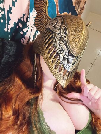 AshBCoffin Голі Зливи OnlyFans Фото 4