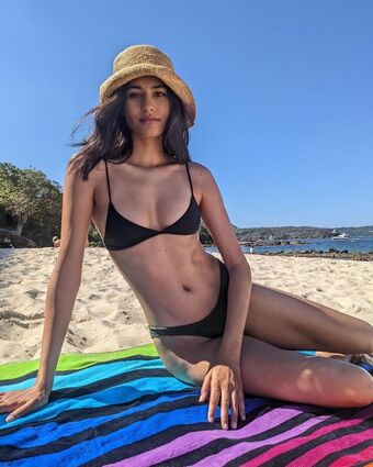 Ashika Pratt Голі Зливи OnlyFans Фото 39