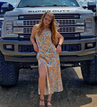 ashley.marie.model Голі Зливи OnlyFans Фото 2