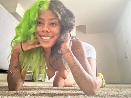ashluvbug2 Голі Зливи OnlyFans Фото 9