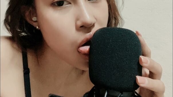 ASMRbyDee
