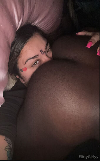 Asseatingqueen Голі Зливи OnlyFans Фото 16
