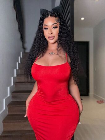 ASSZILLA Голі Зливи OnlyFans Фото 738