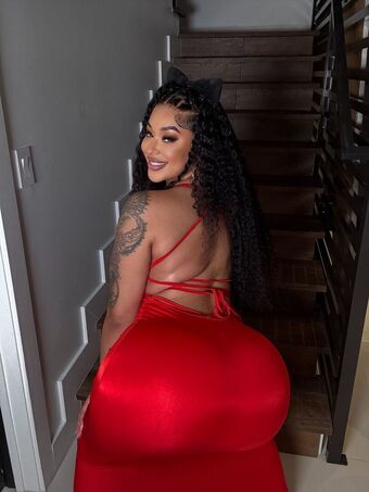 ASSZILLA Голі Зливи OnlyFans Фото 740
