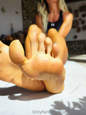 atomictoez Голі Зливи OnlyFans Фото 36