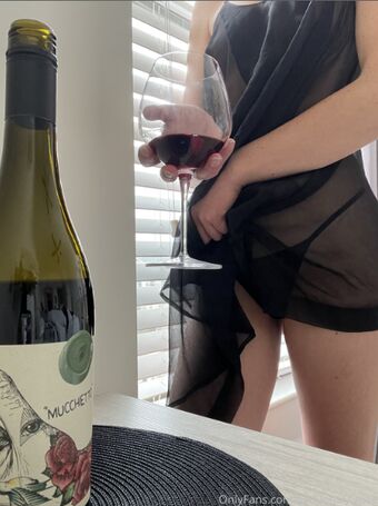 authenticallytipsy Голі Зливи OnlyFans Фото 10