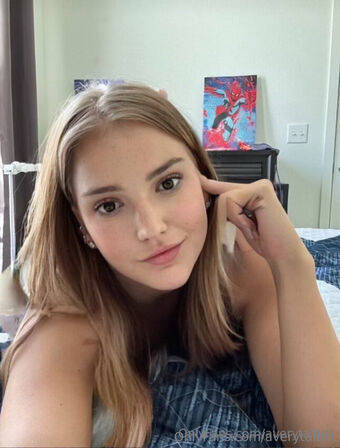averytalbot Голі Зливи OnlyFans Фото 17