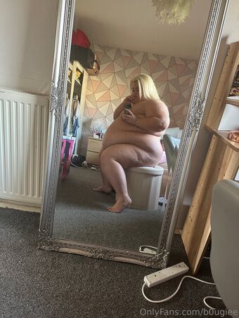 b0ugiee Голі Зливи OnlyFans Фото 37