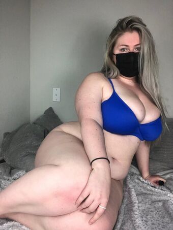Bailey Bee Голі Зливи OnlyFans Фото 56