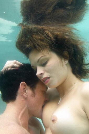Bailey Brooks Голі Зливи OnlyFans Фото 29