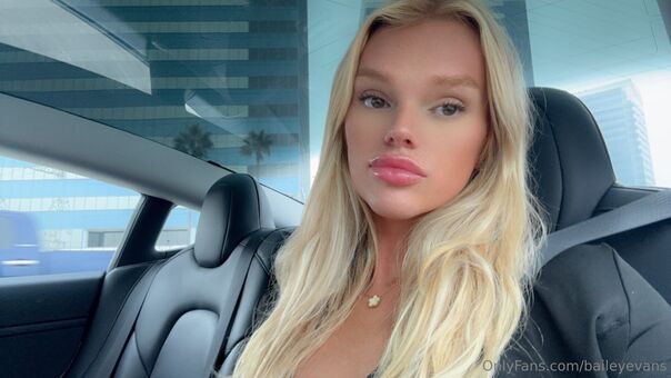 baileyevans Голі Зливи OnlyFans Фото 8