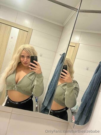 barbiesizebabe Голі Зливи OnlyFans Фото 8