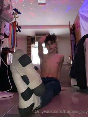 basilgray Голі Зливи OnlyFans Фото 35