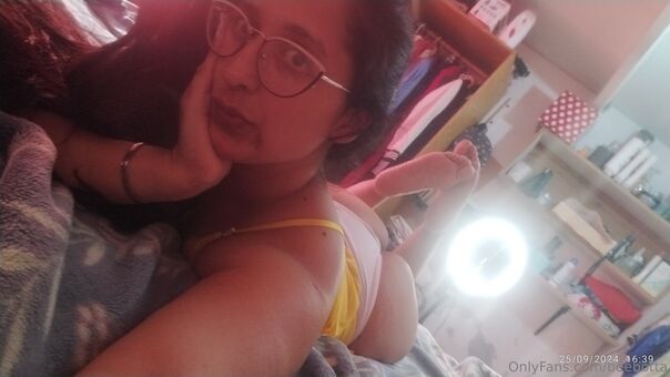 beebotta Голі Зливи OnlyFans Фото 39