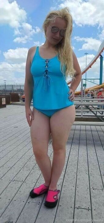 beebyweeb Голі Зливи OnlyFans Фото 16