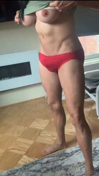 bell23x Голі Зливи OnlyFans Фото 6