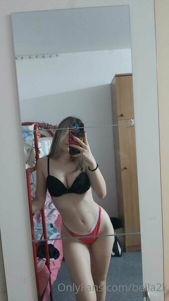 bella2k Голі Зливи OnlyFans Фото 15