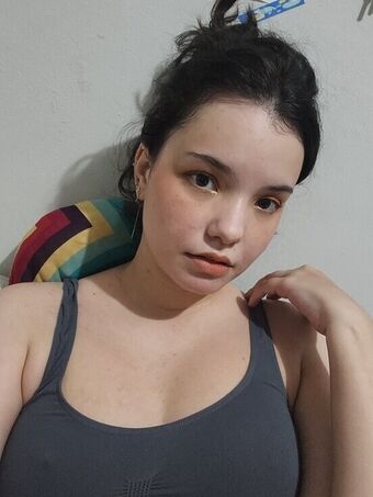 BellaPlays Голі Зливи OnlyFans Фото 6