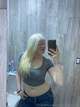 bellawinterx Голі Зливи OnlyFans Фото 22