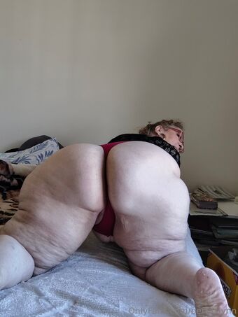 bertaxlynn Голі Зливи OnlyFans Фото 10