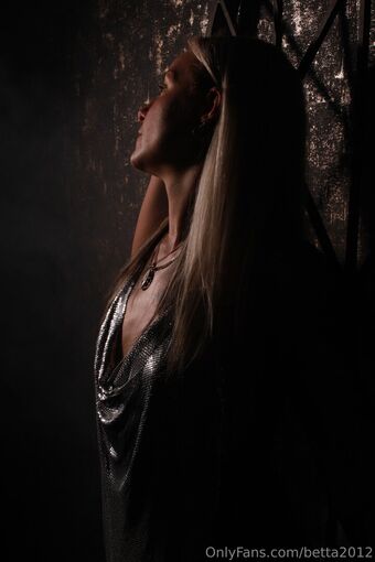 betta2012 Голі Зливи OnlyFans Фото 7