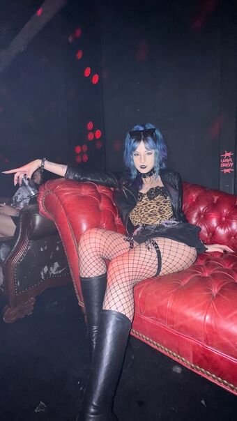 Binx Голі Зливи OnlyFans Фото 38