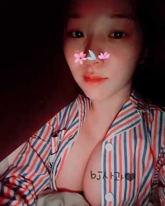 BJ Apple 사과 Голі Зливи OnlyFans Фото 12