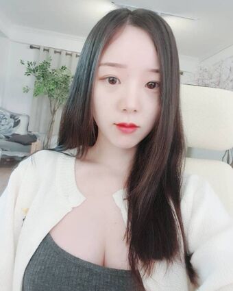 BJ Apple 사과 Голі Зливи OnlyFans Фото 14