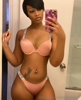 bombshell.xx Голі Зливи OnlyFans Фото 12