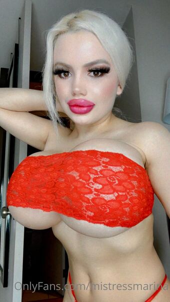 bombshellchloe1 Голі Зливи OnlyFans Фото 35