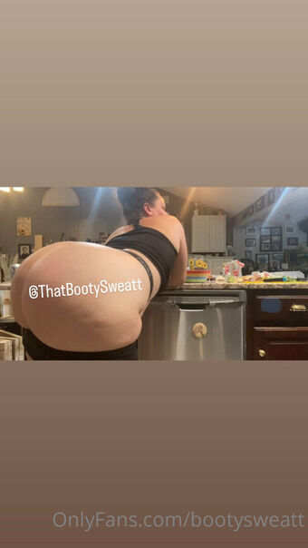 bootysweatt Голі Зливи OnlyFans Фото 20