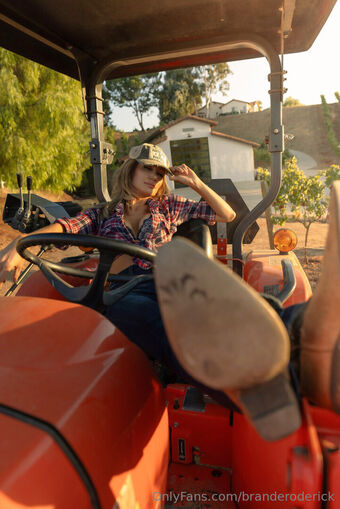 branderoderick Голі Зливи OnlyFans Фото 18