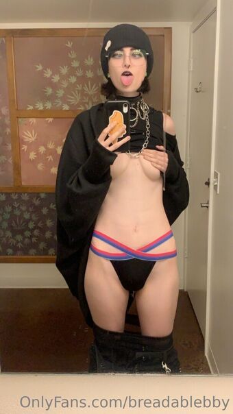 breadablebby Голі Зливи OnlyFans Фото 5