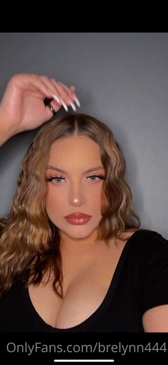 Brelynn Голі Зливи OnlyFans Фото 18
