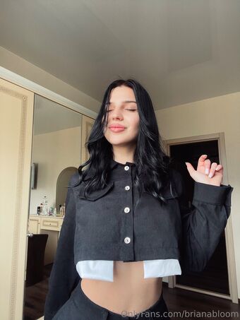 brianabloom Голі Зливи OnlyFans Фото 3