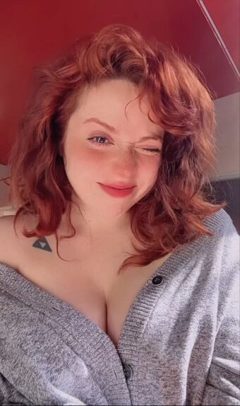 Brigitte Grey Голі Зливи OnlyFans Фото 22