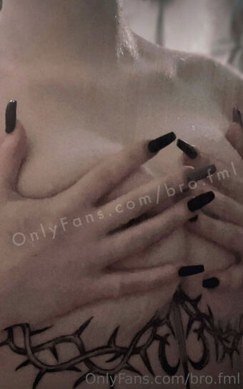Bro.fml Голі Зливи OnlyFans Фото 3