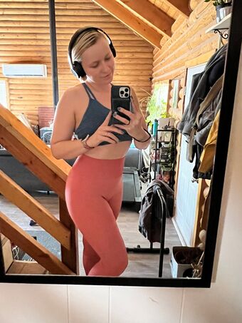 Brook Does Brook Голі Зливи OnlyFans Фото 4