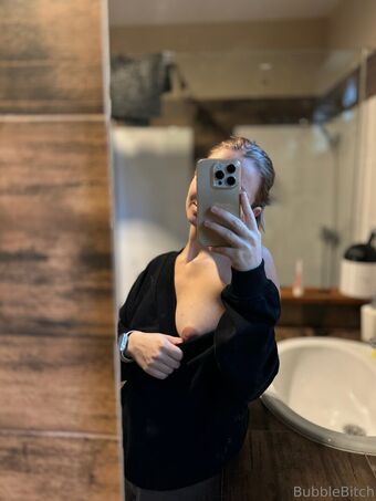 bubblebitchh Голі Зливи OnlyFans Фото 15